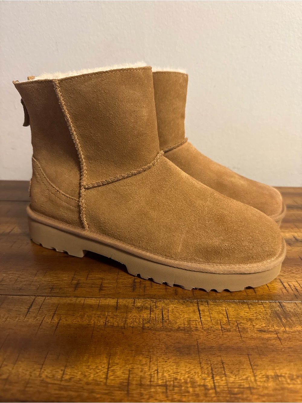 NWT UGG Marais Zip Up Suede Ankle Boots Size 9